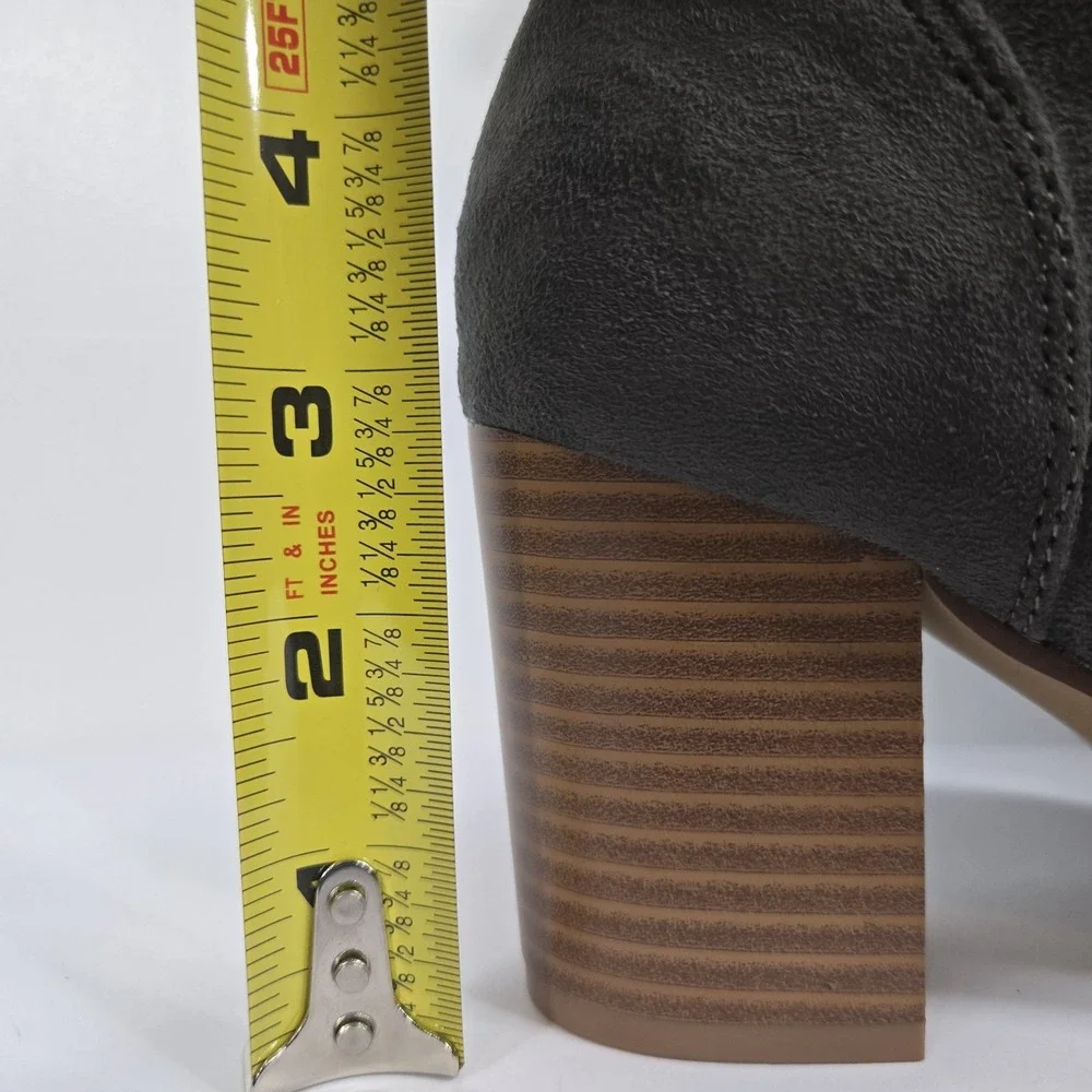 Journee Collection Womens 7M Wide Calf Gray Kaison Over The Knee Boots